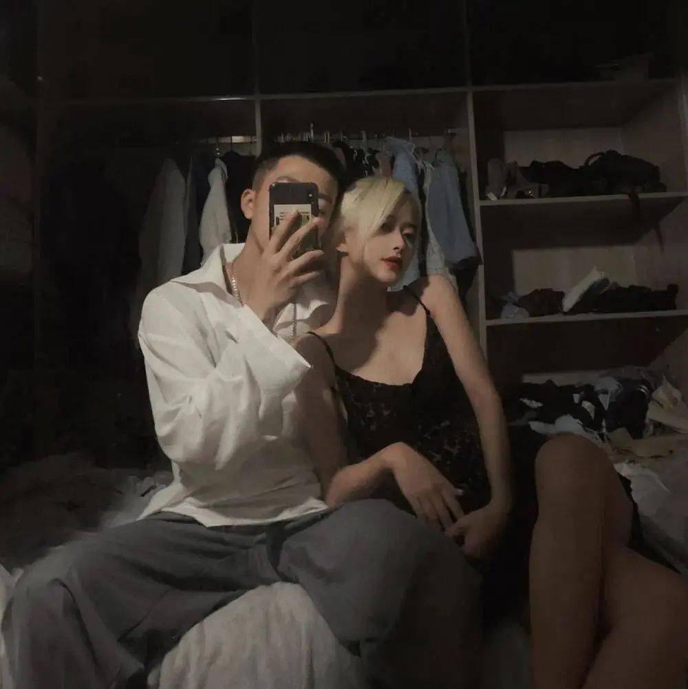 巨款|今日头像丨这个冬天可以当穿你外套的那个女孩吗？