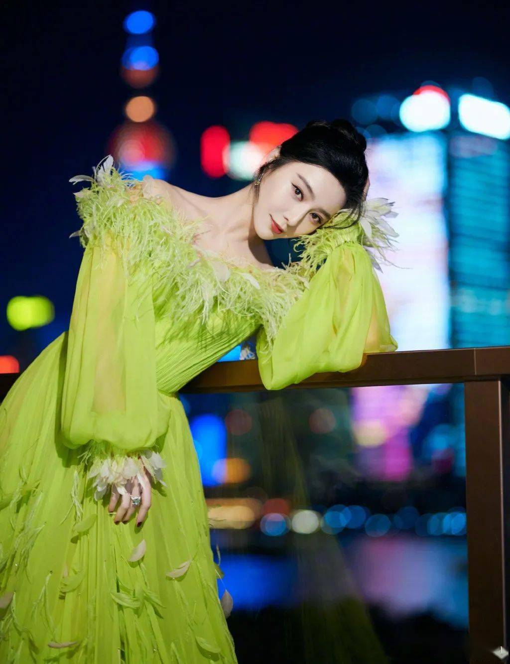 珠宝|女明星复出只拼业务能力？珠宝造型才是新“战场”！