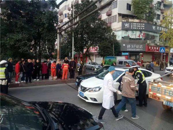 今日广安城南同一时段发生两起交通事故