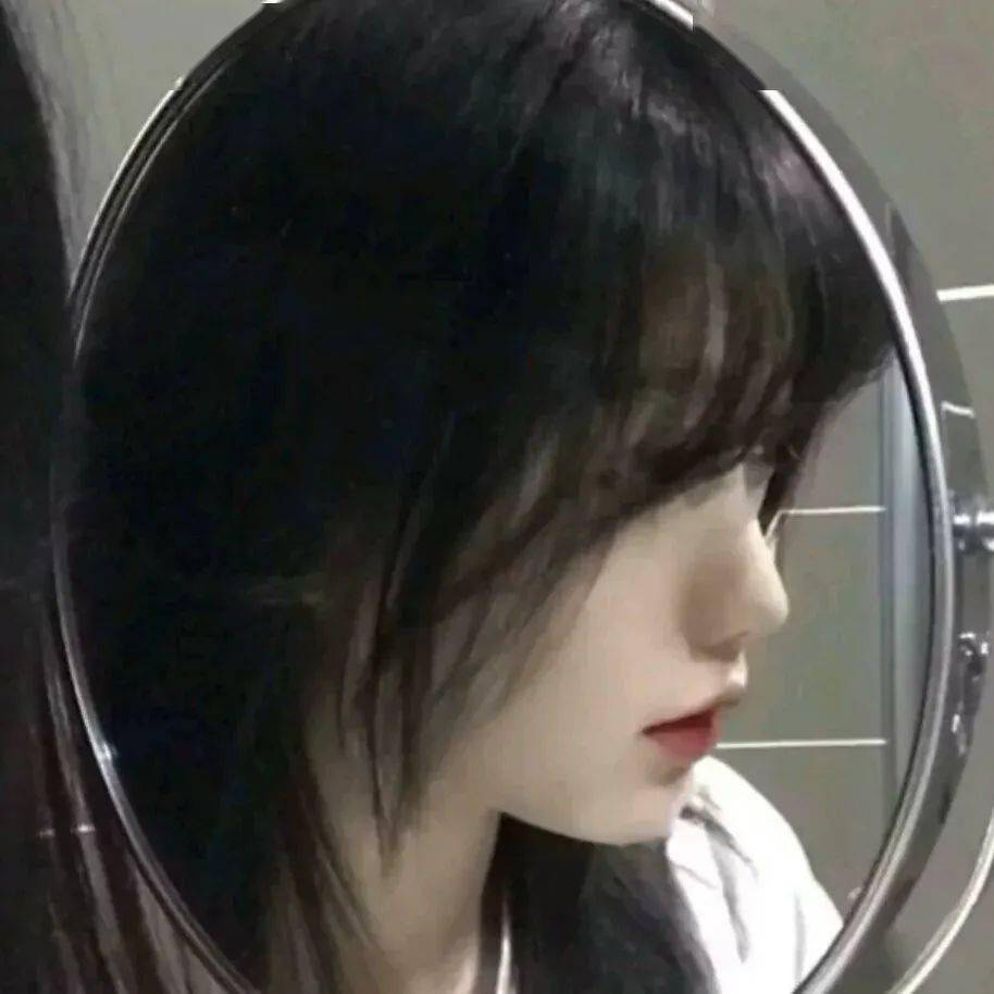 女生头像我与你的距离感真的好远