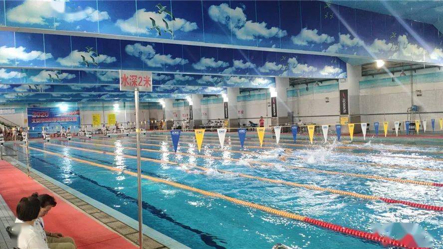 超越自我 "泳"无止境——丽泽中学初中游泳队参赛纪实