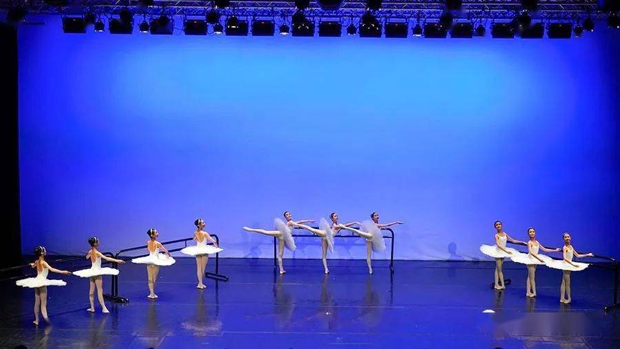 中央芭蕾舞团舞蹈学校专场演出《追梦·蓓蕾绽放》孩子们加油!