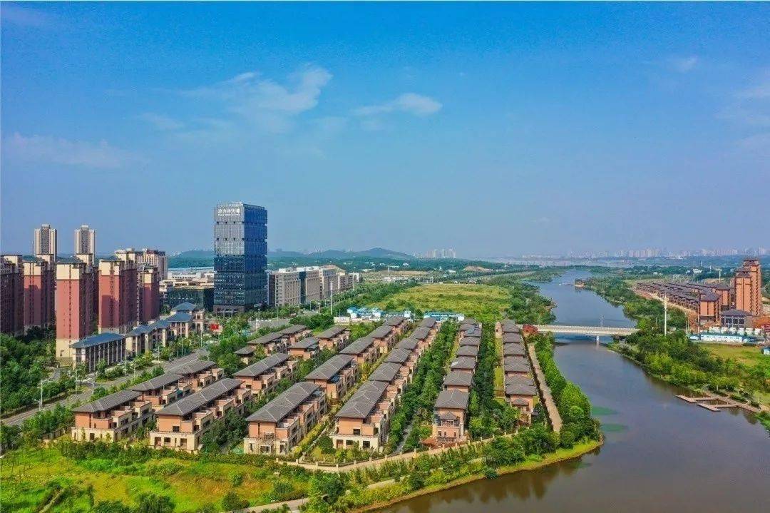 才有了新河西,新株洲,因此,万丰湖生态新城的开发建设,必将进入一个