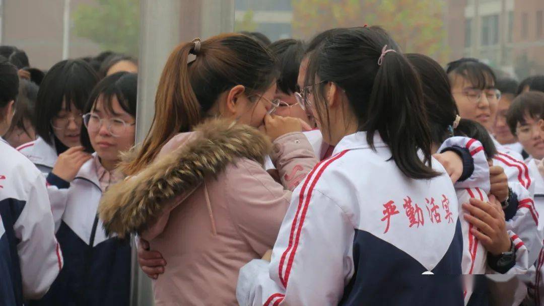【励志ing】启航追梦，决胜高考——我校高三3、4部举行励志感恩演讲报告会