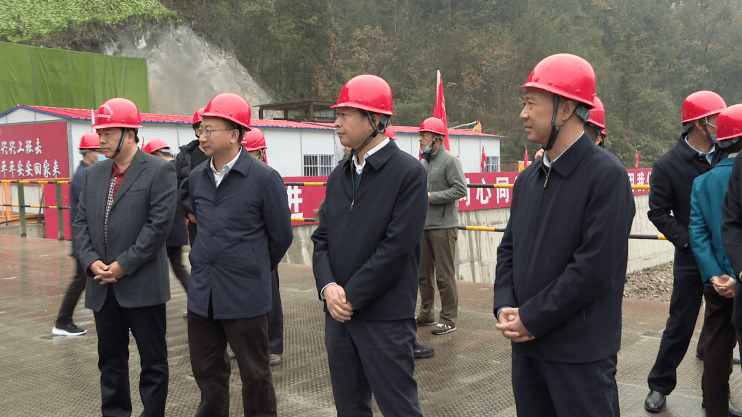 宜昌市重点铁路项目建设现场推进会在兴山召开_陈惠霞