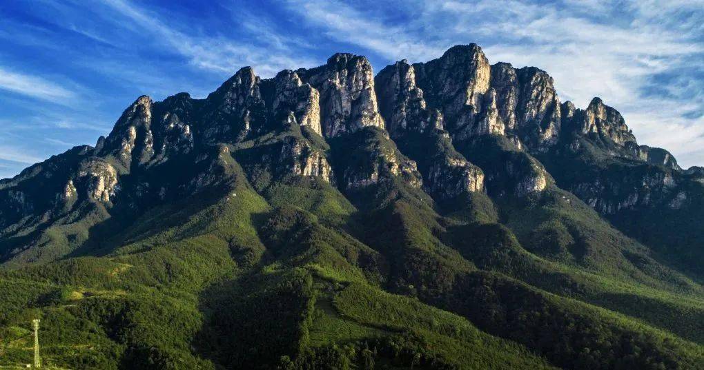 拨开云雾见朝阳"一镜到底"瞰庐山五老峰日出