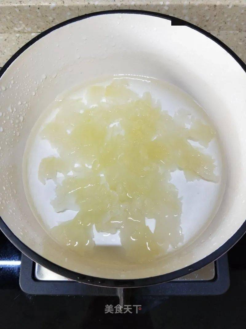 银耳怎么煮才好吃简单做法 f19f92b5ee7e40efabc6e030ef2584d7.jpeg