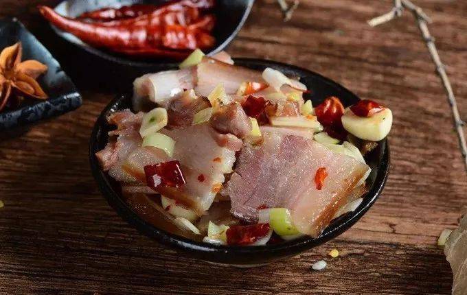 孩子|智商倒退成1岁，那些喂养孩子导致的悲剧……?心痛！3岁宝宝被如此哄逗后