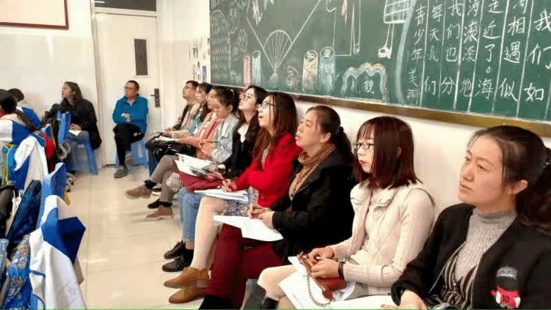 成长路上展风采——记官五中初中英语组新教师见面课活动