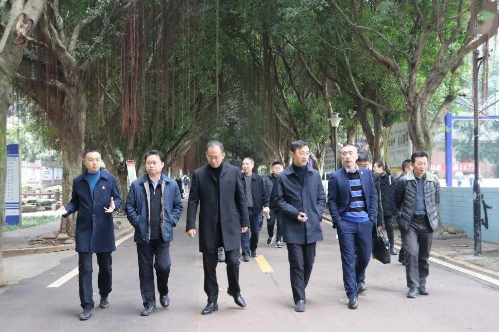 涪陵区教育考察团一行至泸州天立学校考察调研
