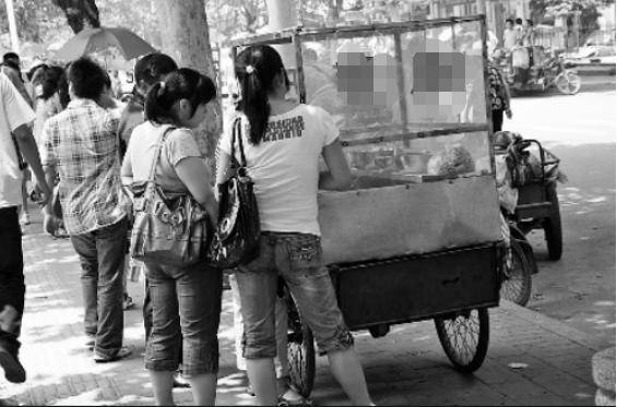 面皮加盟店排行榜_凉皮店大批调料过期,店员好心提醒被强行开除,店长:事儿真多!