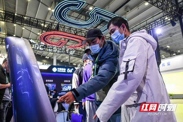 李长|组图丨5G+XR、虚拟现实……快来看这场窥见未来的展！