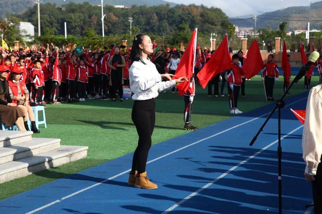 【微时光】邀您观看明溪县实验小学第二届体育健康节暨第四十二届校园