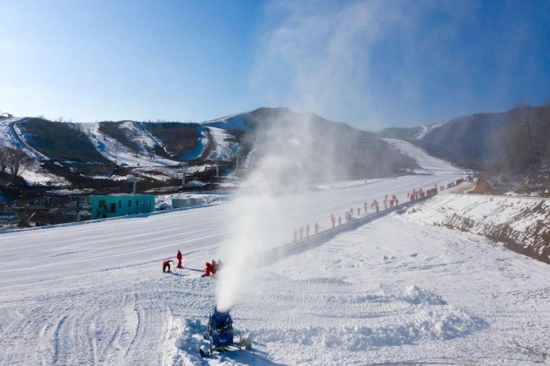 泾源县娅豪滑雪场要营业啦!03说不定还有更多意外惊喜!