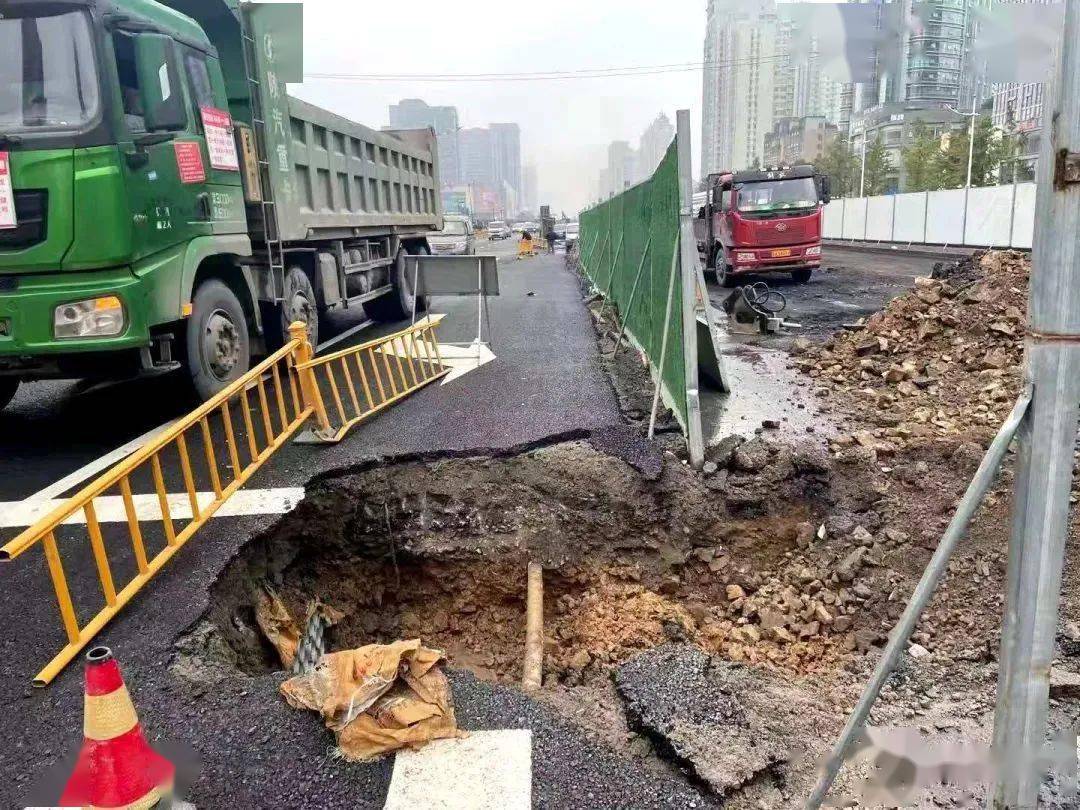 深圳GDP靠修路挖路_深圳特色修路表情包(3)