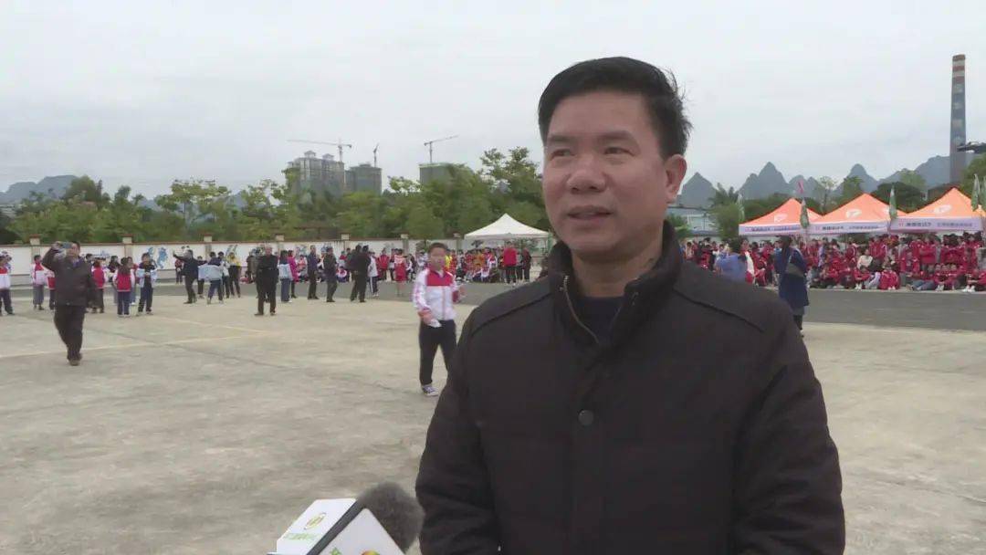 环江这学校的孩子太飒了!运动的激情不畏惧寒冬