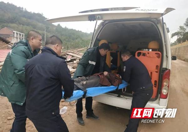 邵东市公安局：让警徽化作冬日暖阳 看民辅警如