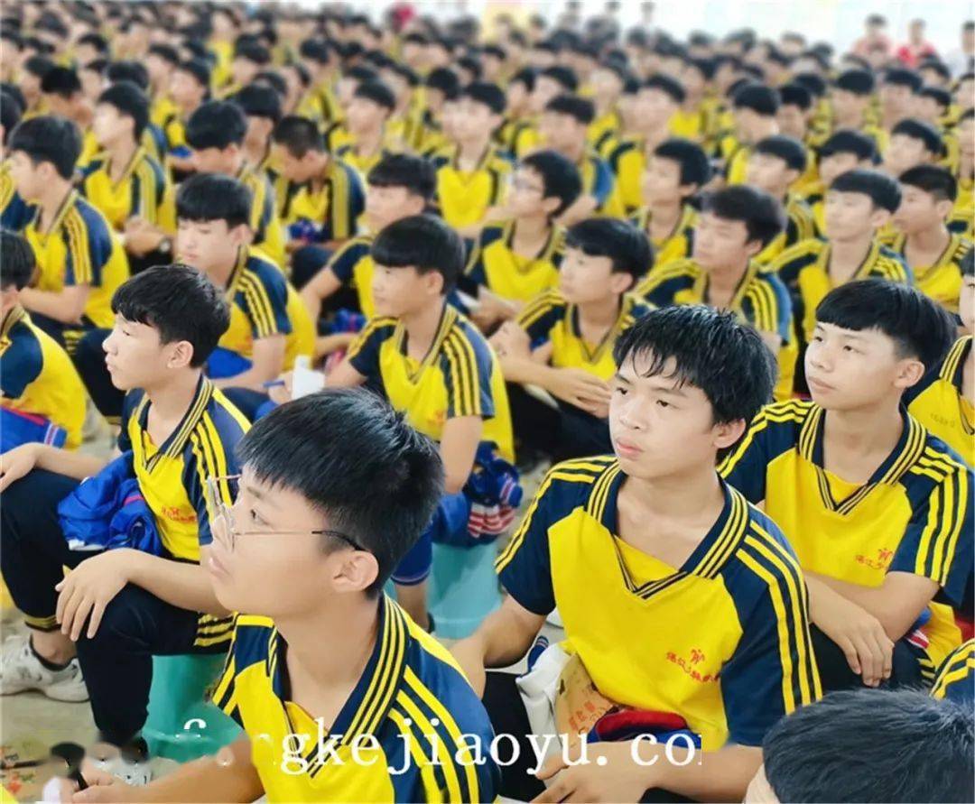 广东省湛江市少林学校初高中部举办大型励志演讲会