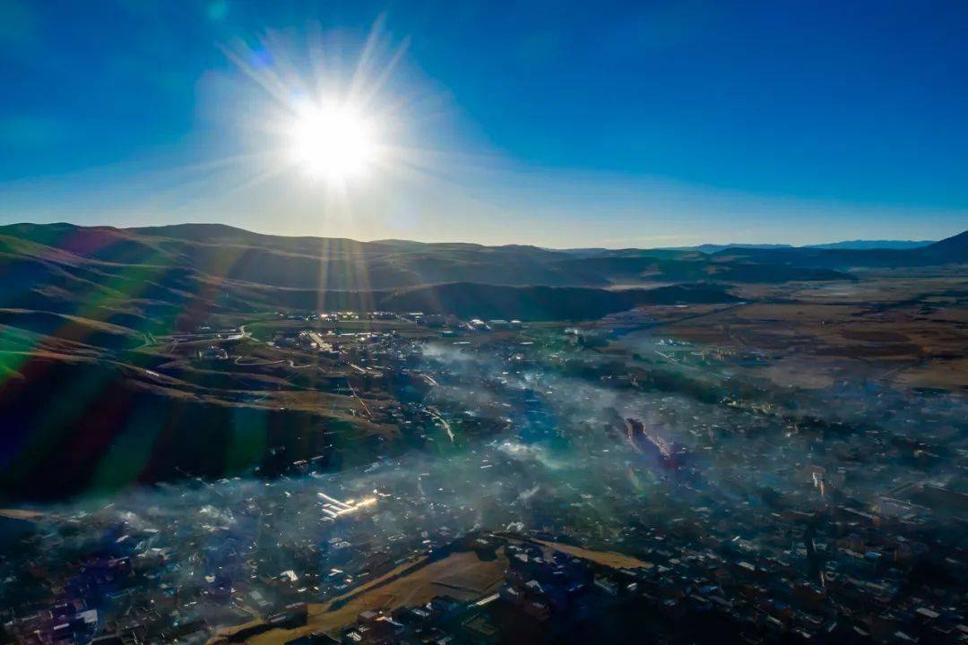 理塘丁真带动四川理塘gdp_理塘丁真