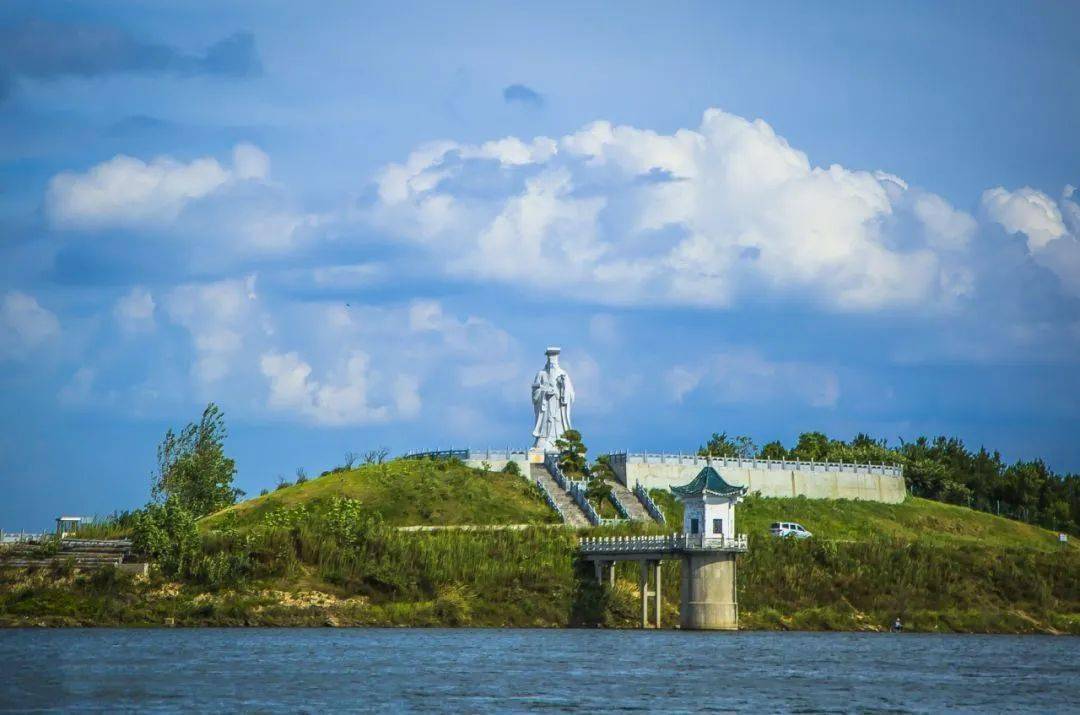 红安县帝王湖景区