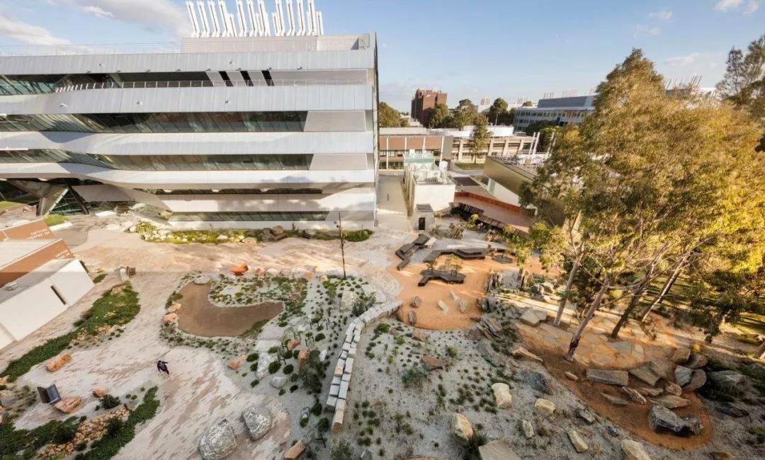 项目地点:蒙纳士大学,澳大利亚墨尔本克莱顿校区  竣工年份:2016年