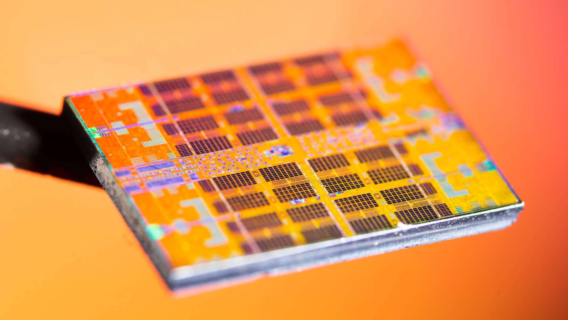 5nm 芯片之争,还要继续比「跑分」吗?