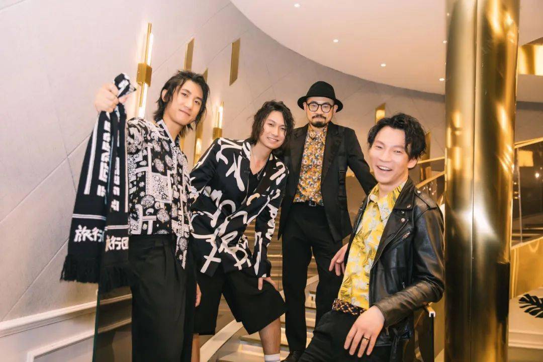 旅行团乐队三城售罄,为你定制的冬日暖心报时明日上线