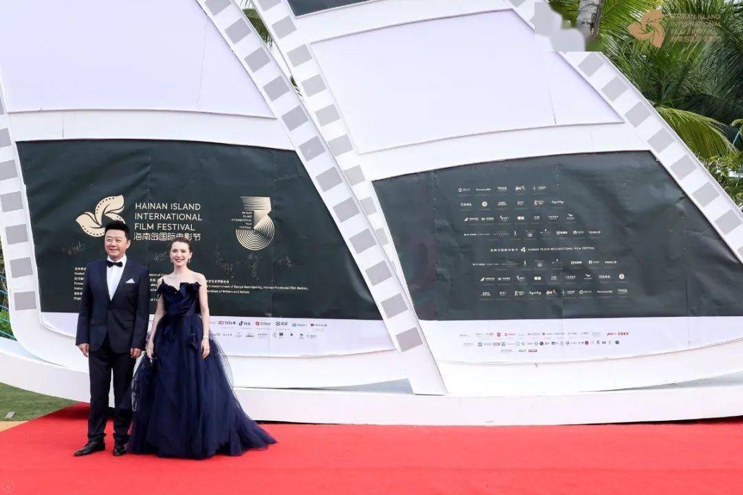 明星红毯高清大图!第三届海南岛国际电影节今晚三亚盛大开幕