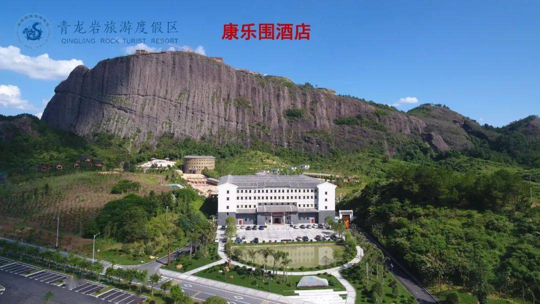 东江源头的寻乌青龙岩灵石温泉,将整个暖冬都给承包下