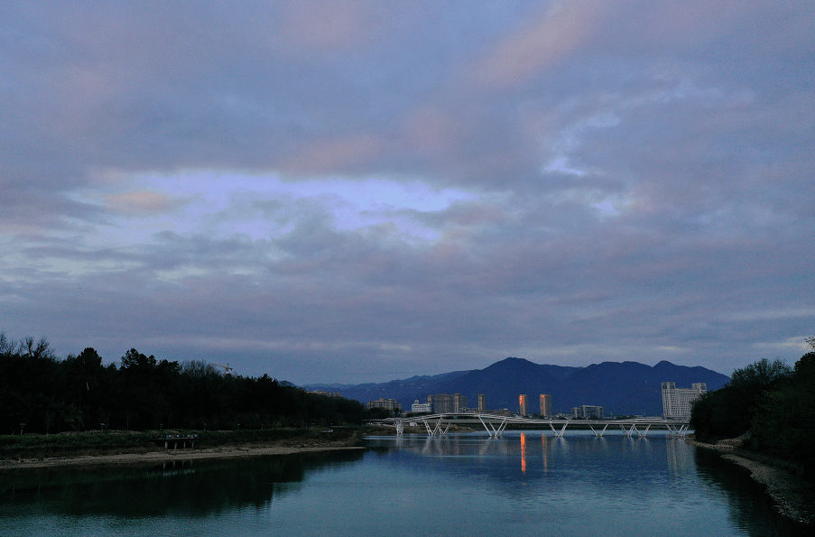 印象航拍大片天台始丰湖月桥雄姿亮相双虹跨两岸