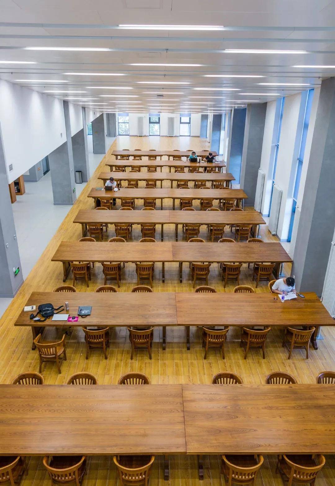 清华大学图书馆始建于1911年的清华学堂,1912年改建为清华学校,建立