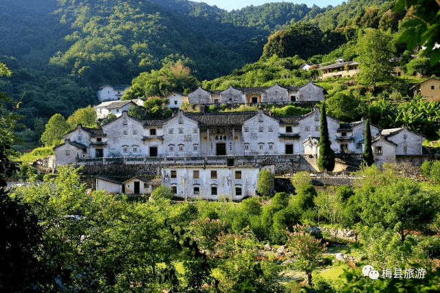 设立在 梅县区文体中心 途经梅县区风景旖旎的美丽村庄 来梅州,跑一