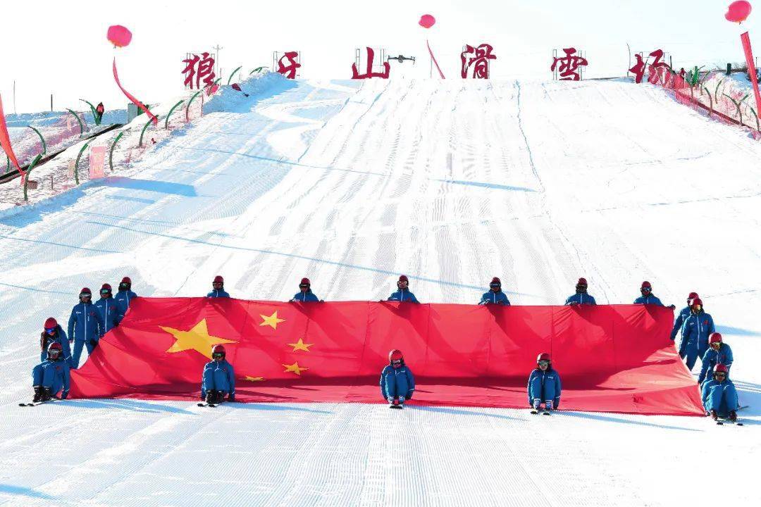线路:狼牙山滑雪场——恋乡·太行水镇——易水湖景区线路亮点:易县