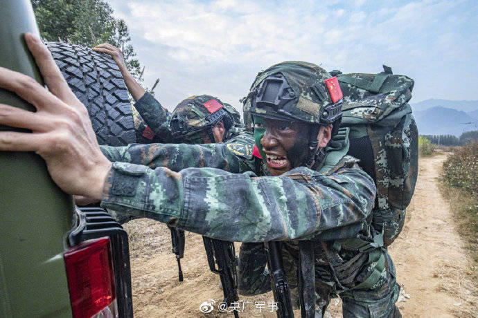 利刃出击！武警特战队员极限训练热血来袭