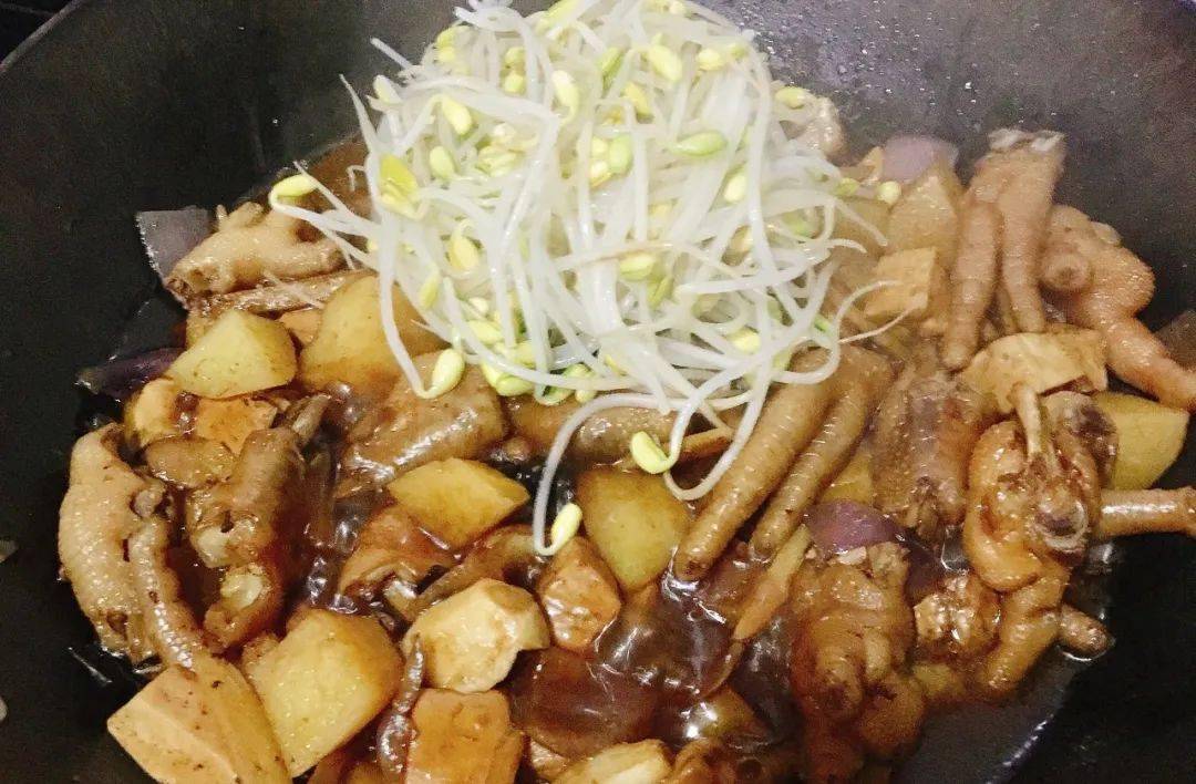 餐廳128元的雞爪煲，在家20就搞定！無需油炸一抿脫骨，簡單一燉香絕了！ 熱愛美食 第7张