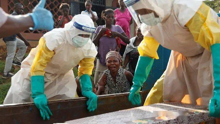 埃博拉病毒的可怕之处还在于,在宿主死后七天,病毒仍然具有感染性