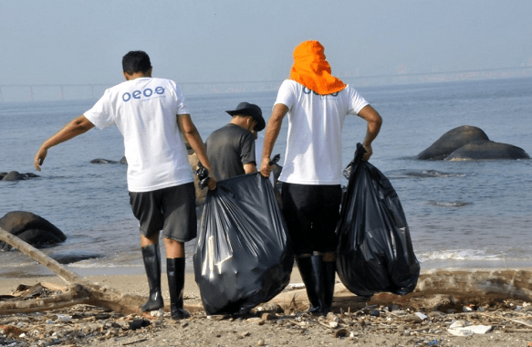 巴西志愿者清理20多吨瓜纳巴拉湾垃圾