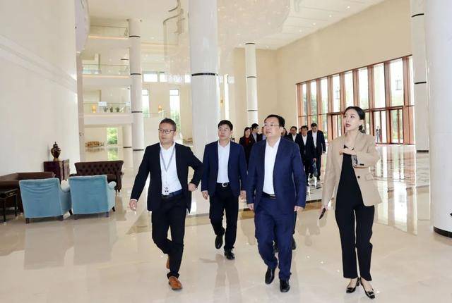 张长平,陈锋剑拜访华为总部
