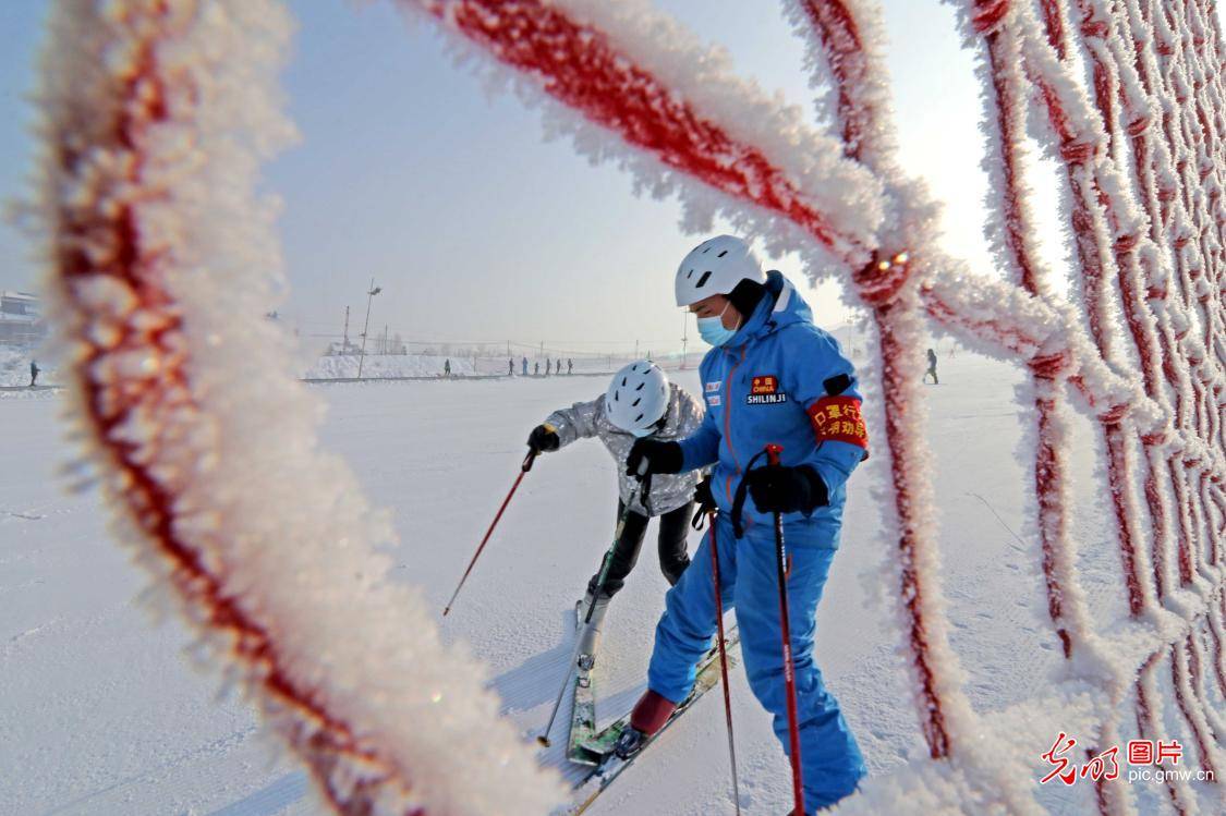 冰雪旅游热冬日