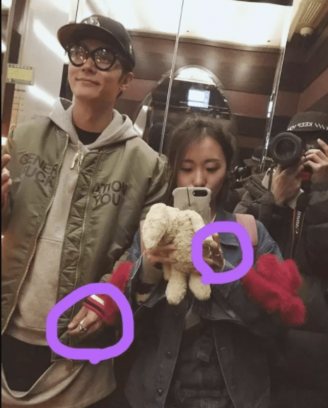 她硬秀恩爱的样子,看着好累