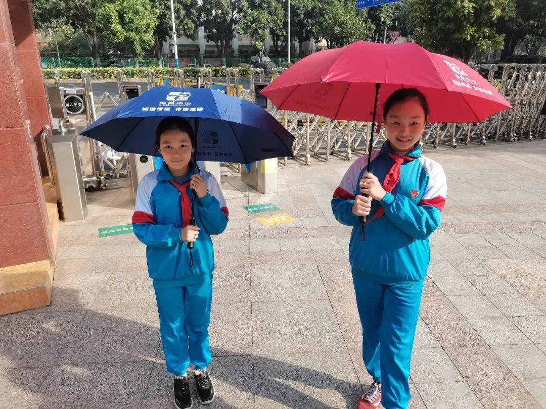 学校雨伞怎么搭_雨伞怎么画