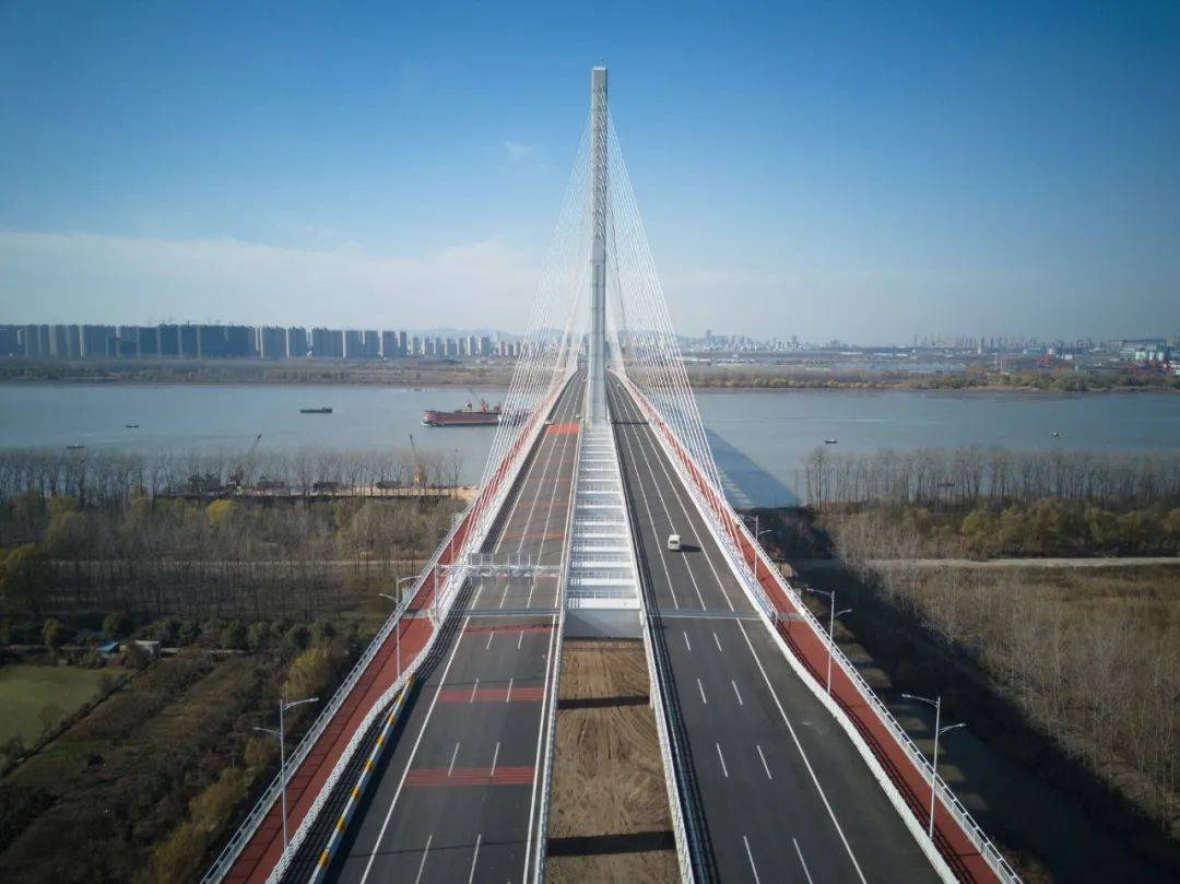刚刚,第一辆车驶过南京江心洲长江大桥
