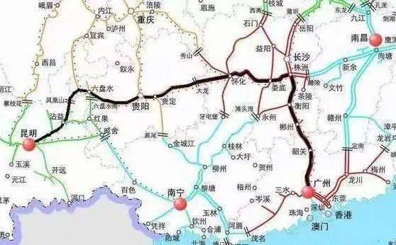 1972年湘黔铁路开通,榆树湾很快成为了湘鄂桂等省区旅客和货物的集散