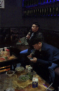 搞笑GIF:确认过麻将机,是四川的KTV