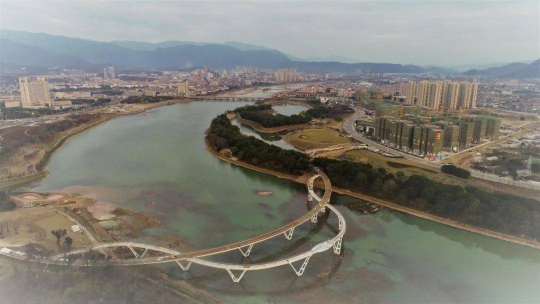 双虹横跨始丰溪两岸,蔚为壮观,航拍大片与大家分享