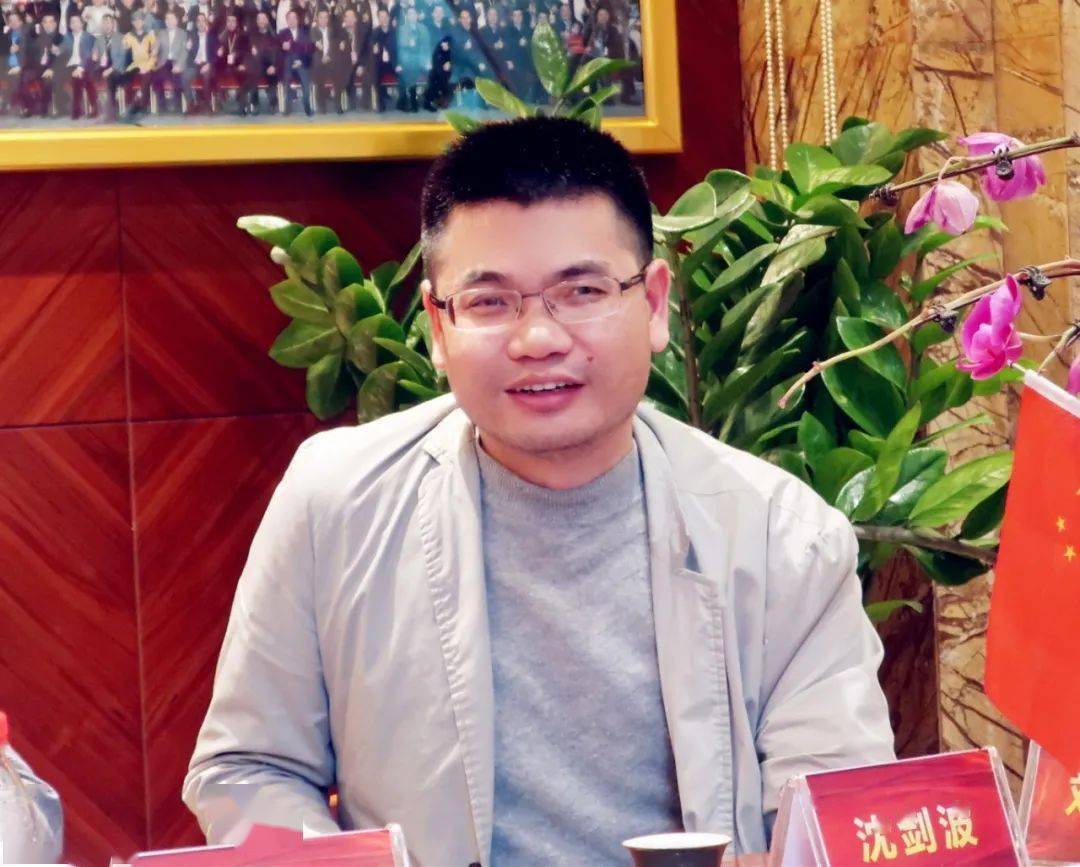 副会长,广东雄厦工程技术有限公司董事长沈剑波介绍了其公司经过近二