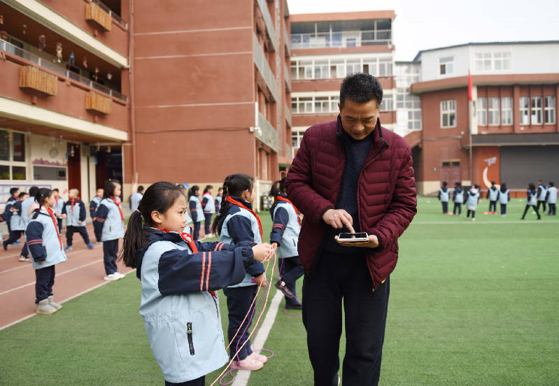 雁塔区航天二一〇小学智慧体育深受欢迎