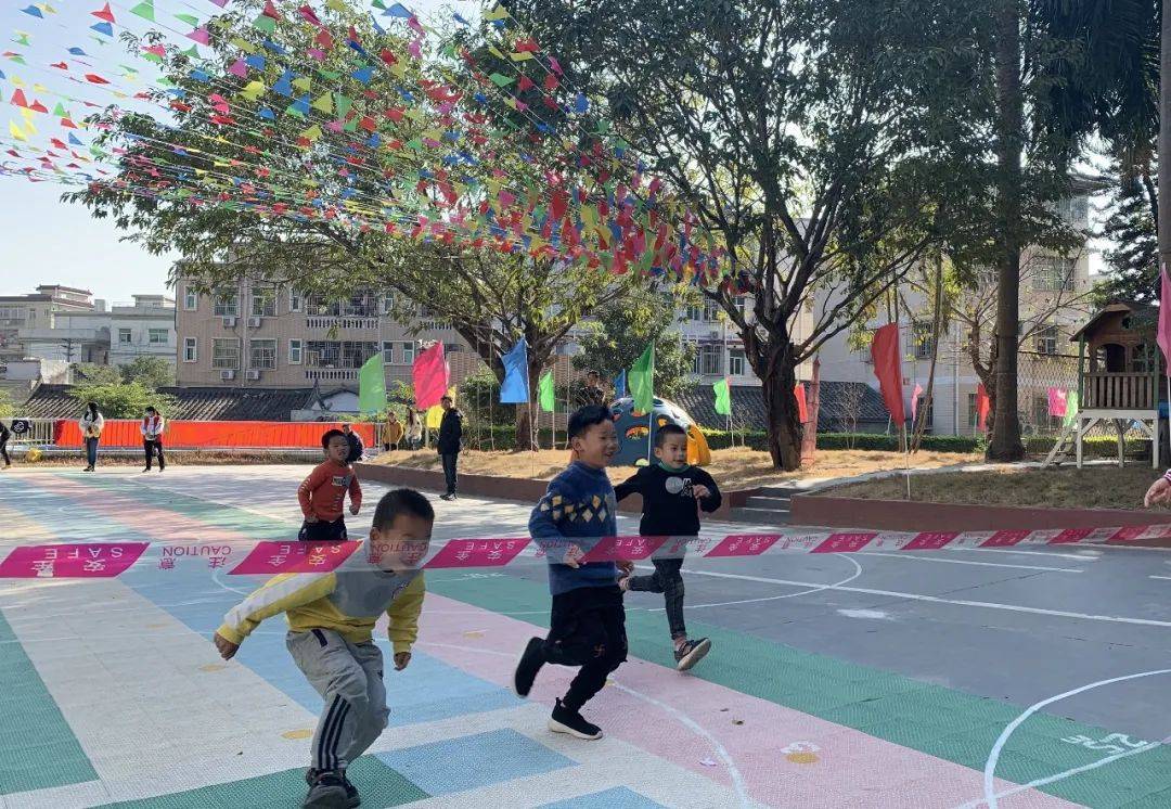 五联幼儿园第十届亲子运动会比赛纪实