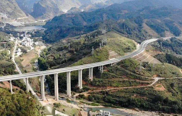 广西乐业至百色高速公路
