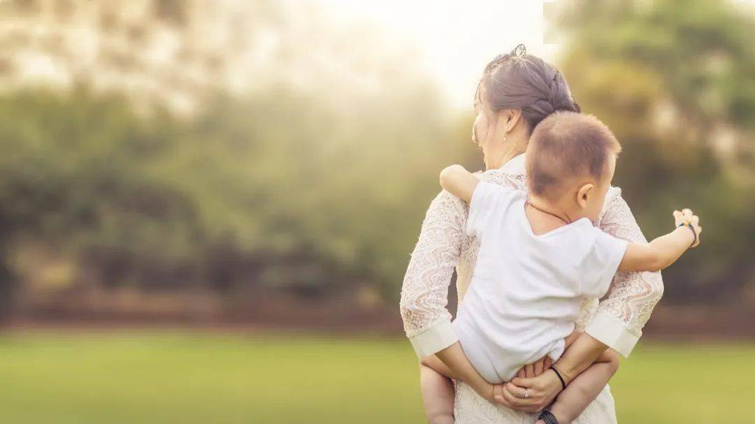 孩子几个月成行 0ea69fd838aa4b59b5f4dc6272b9453c.jpeg